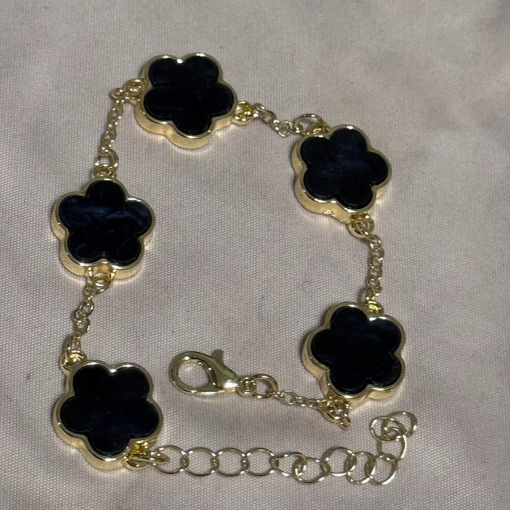 Women's Flower Clover Bracelet OS - Black